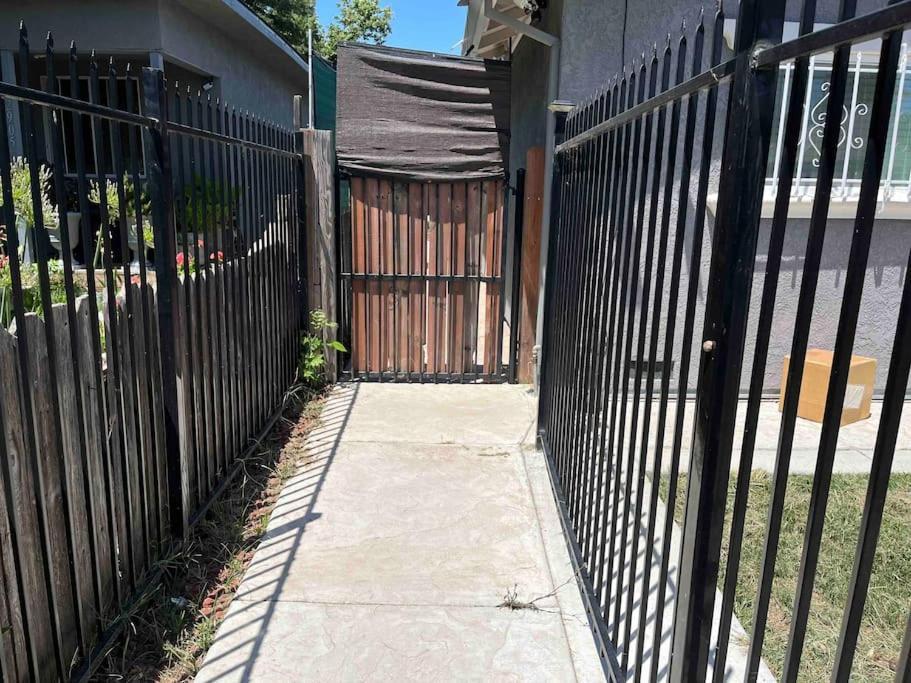 Charming Casita All Too Yourself Near Midtown Apartment Sacramento Exterior photo
